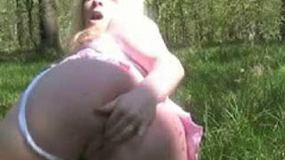 Foxy Blond MILF Finger Fucking And Masturbating
